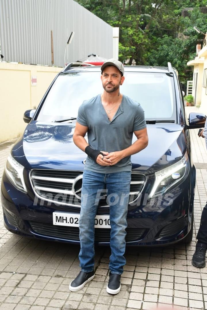 Hrithik Roshan spotted promoting his film Vikram Vedha at PVR in Juhu 