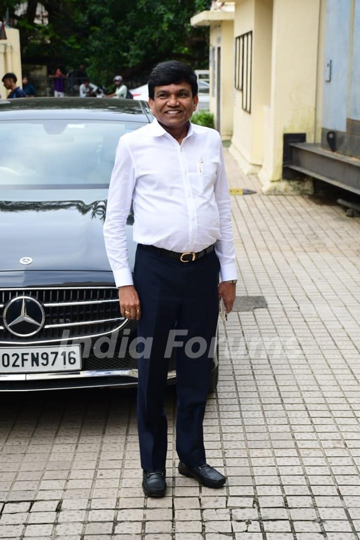 Jayantilal Gada spotted promoting film Vikram Vedha at PVR in Juhu 