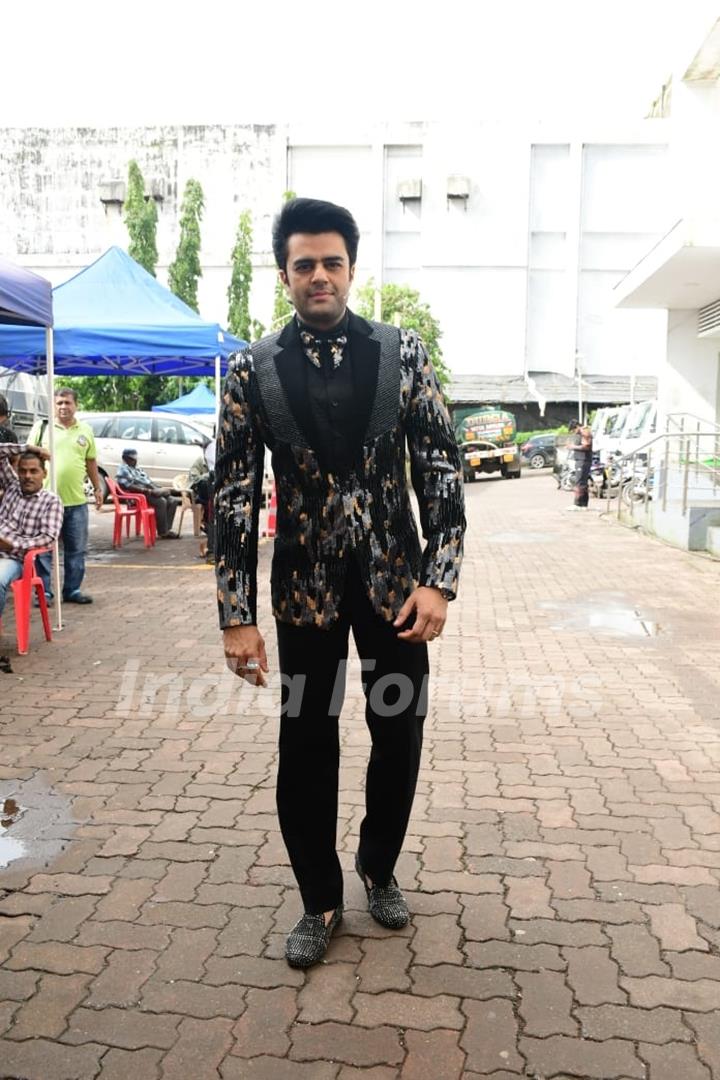 Maniesh paul spotted on the set of Jhalak Dikhhla Jaa 10