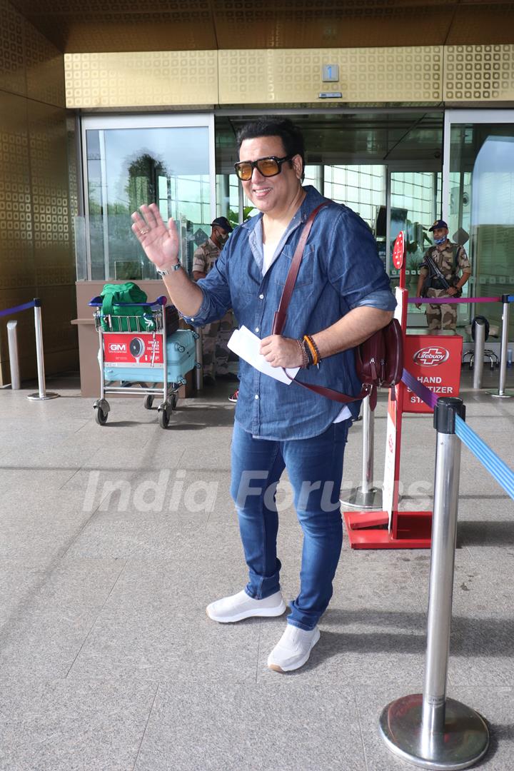 Govinda snapped at the Mumbai airport 