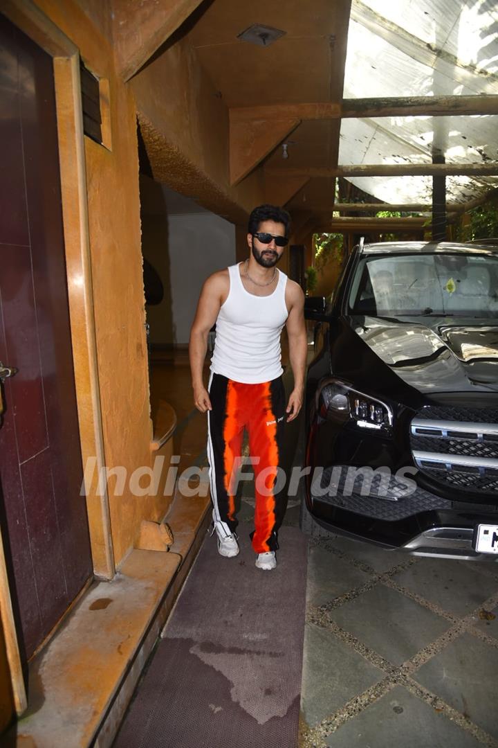 Varun Dhawan spotted in Juhu