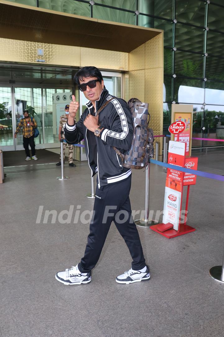 Sonu Sood spotted at the Mumbai airport