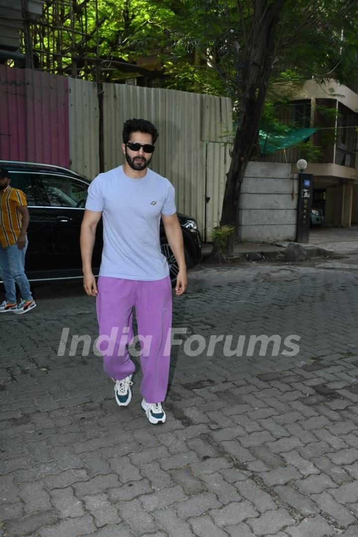 Varun Dhawan spotted in Juhu