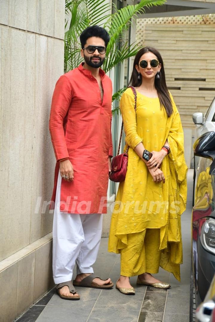 Rakul Preet Singh and Jackky Bhagnani spotted in Juhu