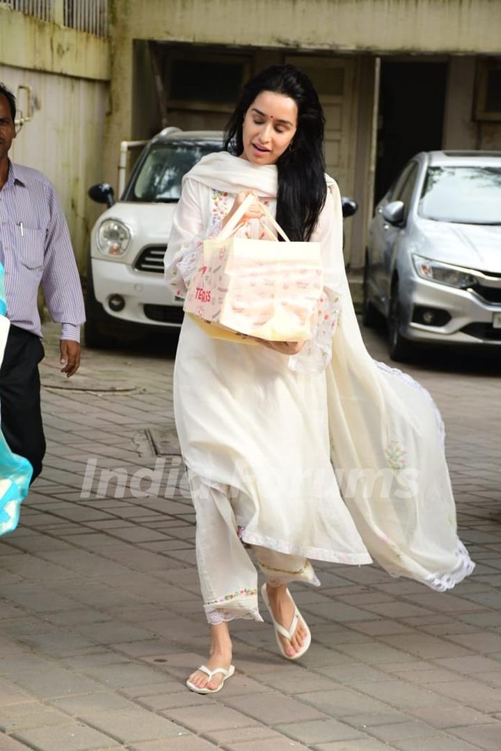 Shraddha Kapoor spotted in Juhu