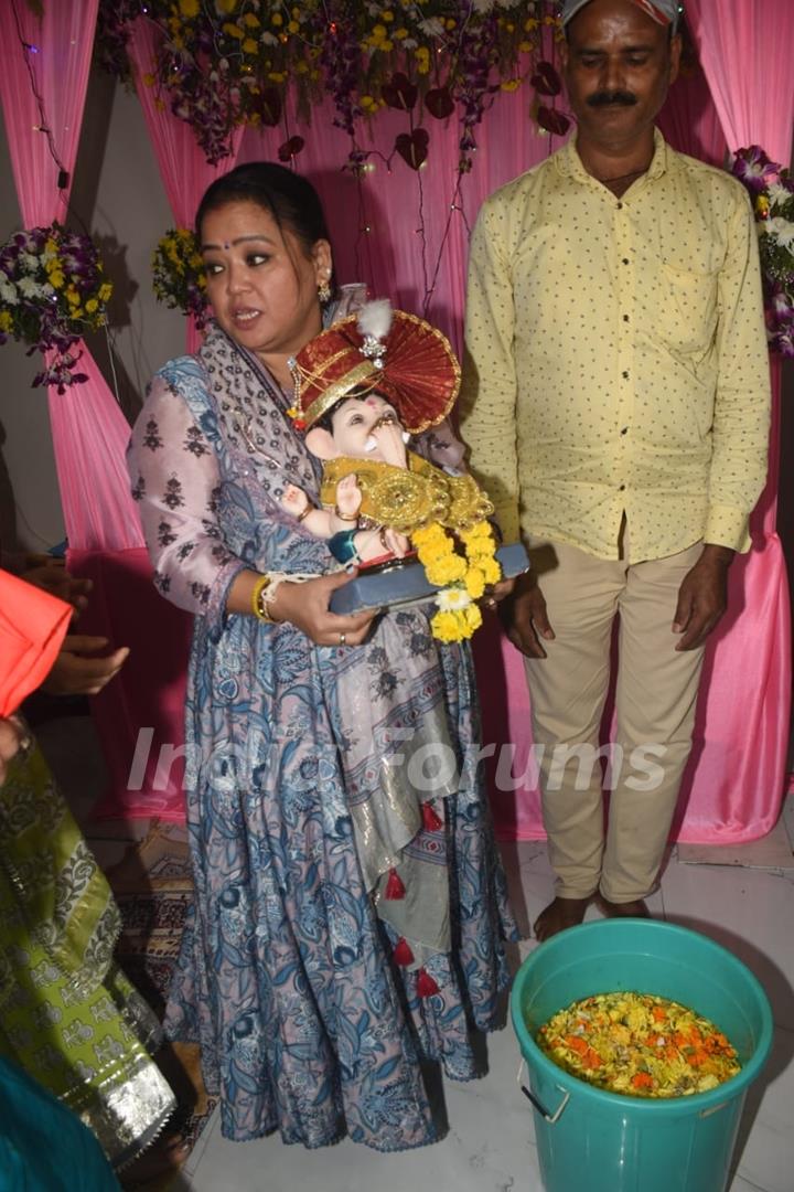 Bharti Singh Ganpati Viserjan at her home