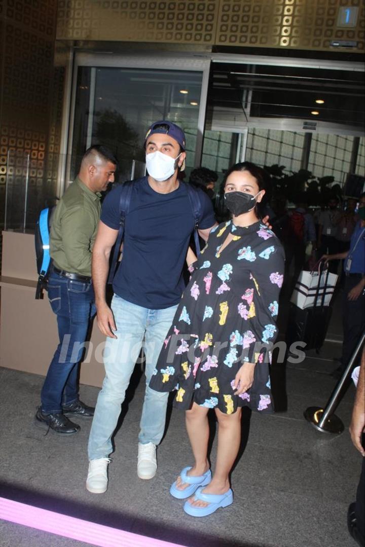 Alia Bhatt and Ranbir Kapoor spotted at the Mumbai airport