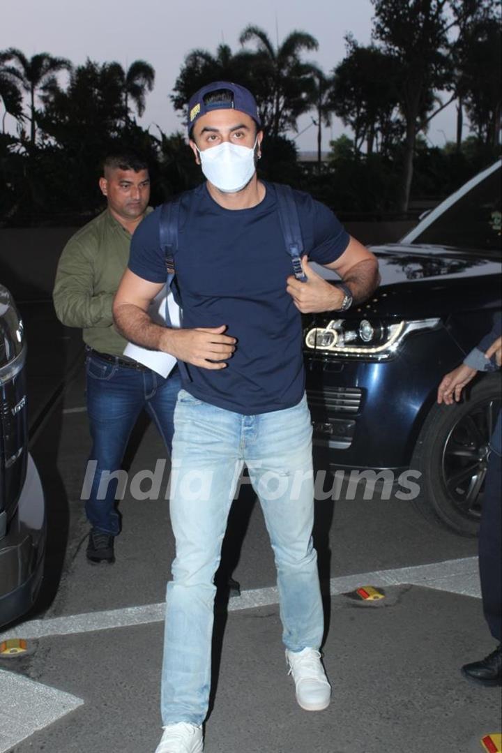 Ranbir Kapoor spotted at the Mumbai airport