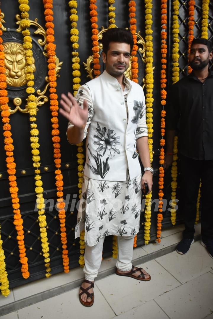 Karan Kundrra spotted at Ekta Kapoor’s residence for Ganpati darshan 