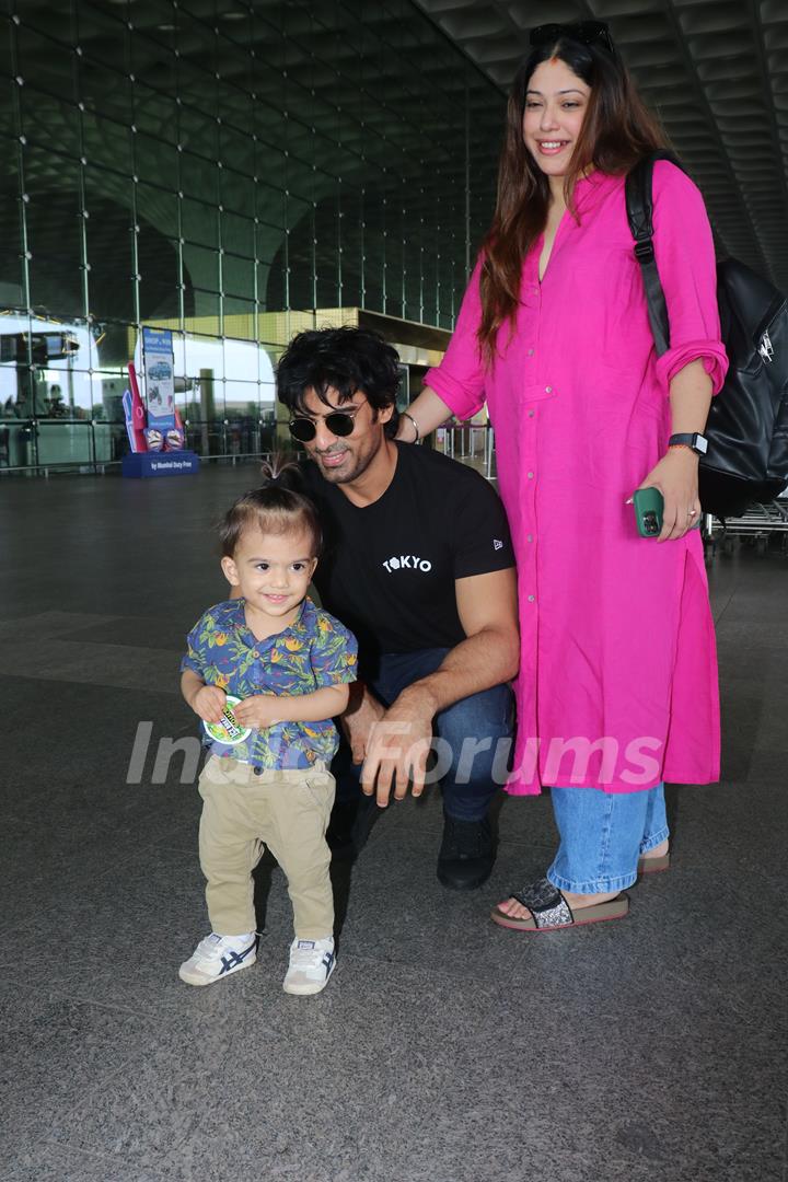 Mohit Malik spotted with his wife Addite Malik and son at the Mumbai airport