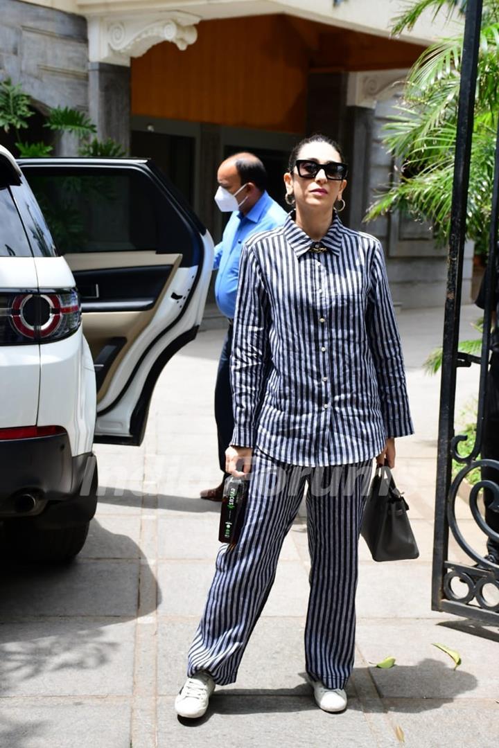 Karisma Kapoor spotted in Bandra