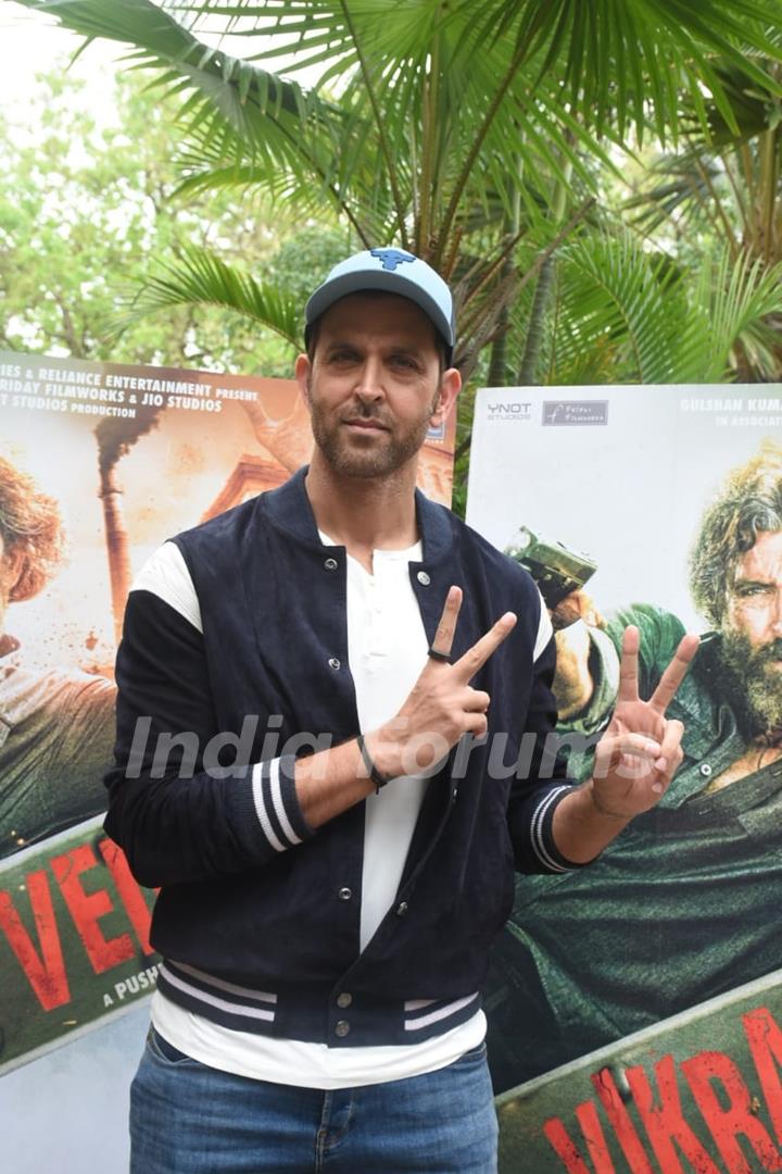 Hrithik Roshan spotted promoting Vikram Vedha in the city  