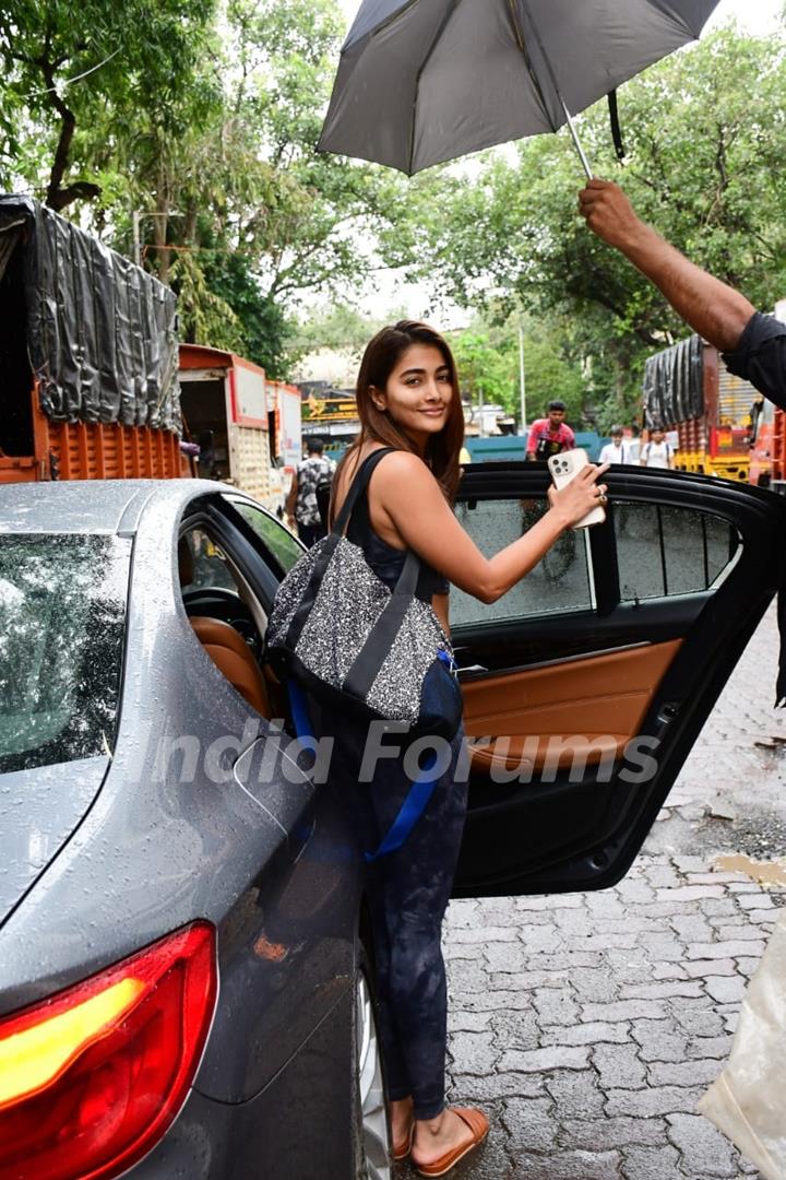 Pooja Hegde spotted at Gym in Santacruz 