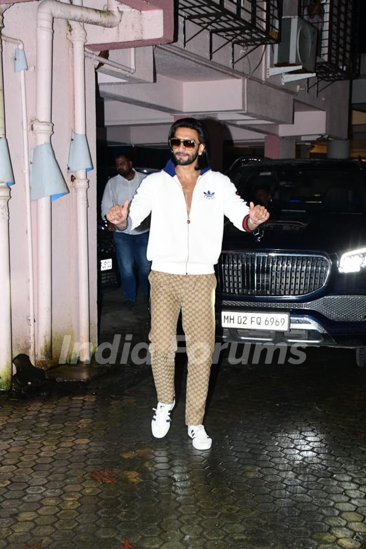 Ranveer Singh spotted at Sanjay Leela Bhansali office in Juhu