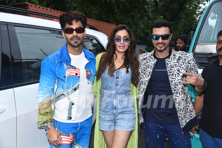 Khushalii Kumar, Aparshakti Khurana, Darshan Kumaar snapped promoting their upcoming film Dhokha Round D Corner in the city