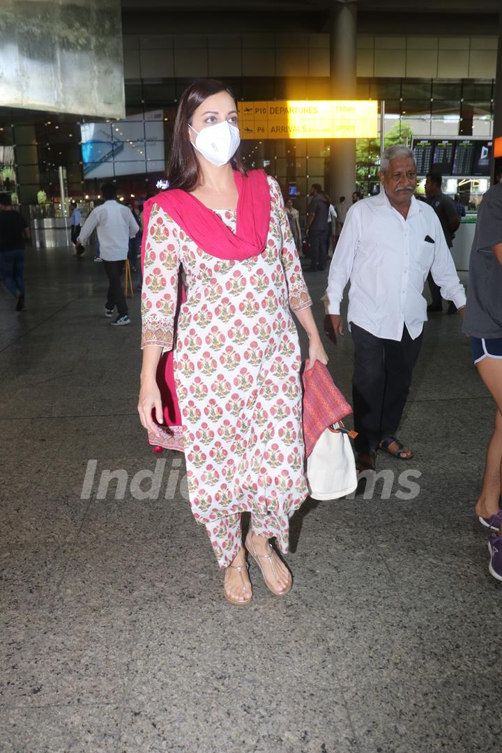 Dia Mirza snapped at the Mumbai airprot