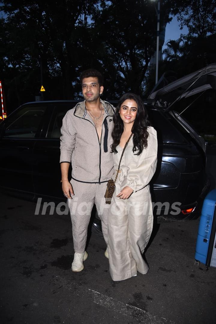 Karan Kundrra and Tejasswi Prakash spotted at the airport as they travelling to Goa