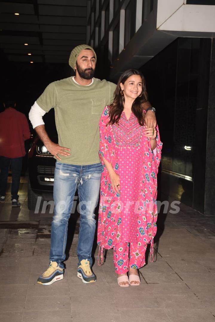 Alia Bhatt, Ranbir Kapoor spotted at Dharma production in Andheri 