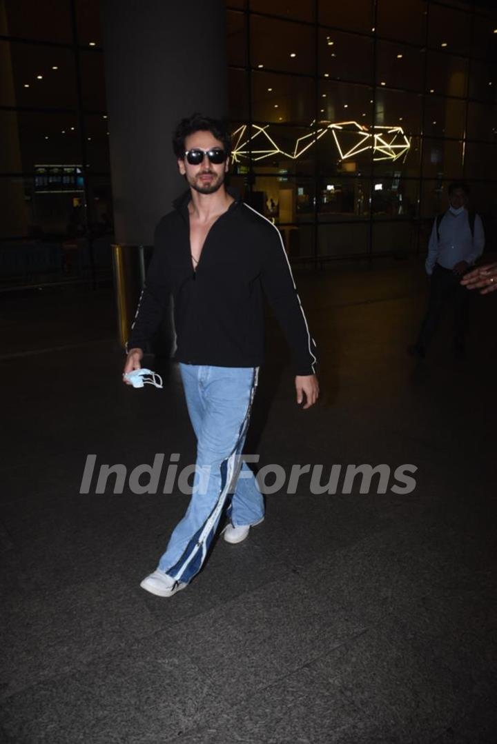 Tiger Shroff spotted at the Mumbai airport