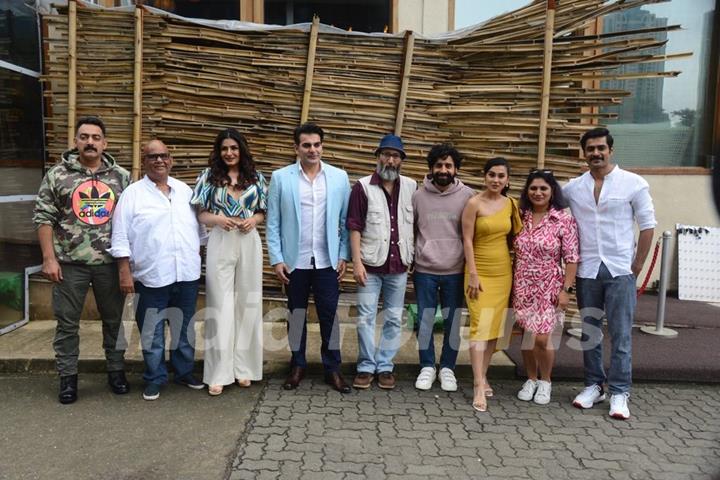 Manav Vij, Satish Kaushik, Raveena Tandon, Arbaaz Khan, Chandan Roy Sanyal, Anushka Kaushik, Jatin Goswami snapped for brunch upcoming Film 'Pathan Shuklaat Bastian in Worli