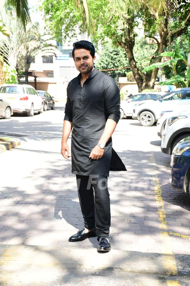 Karthi snapped at the Ponniyin Selvan 1 press conference