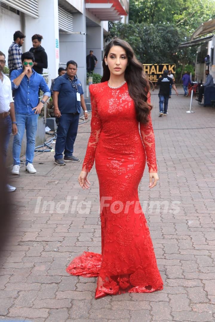 Nora Fatehi snapped on the set of  Jhalak Dikhhla Jaa 10