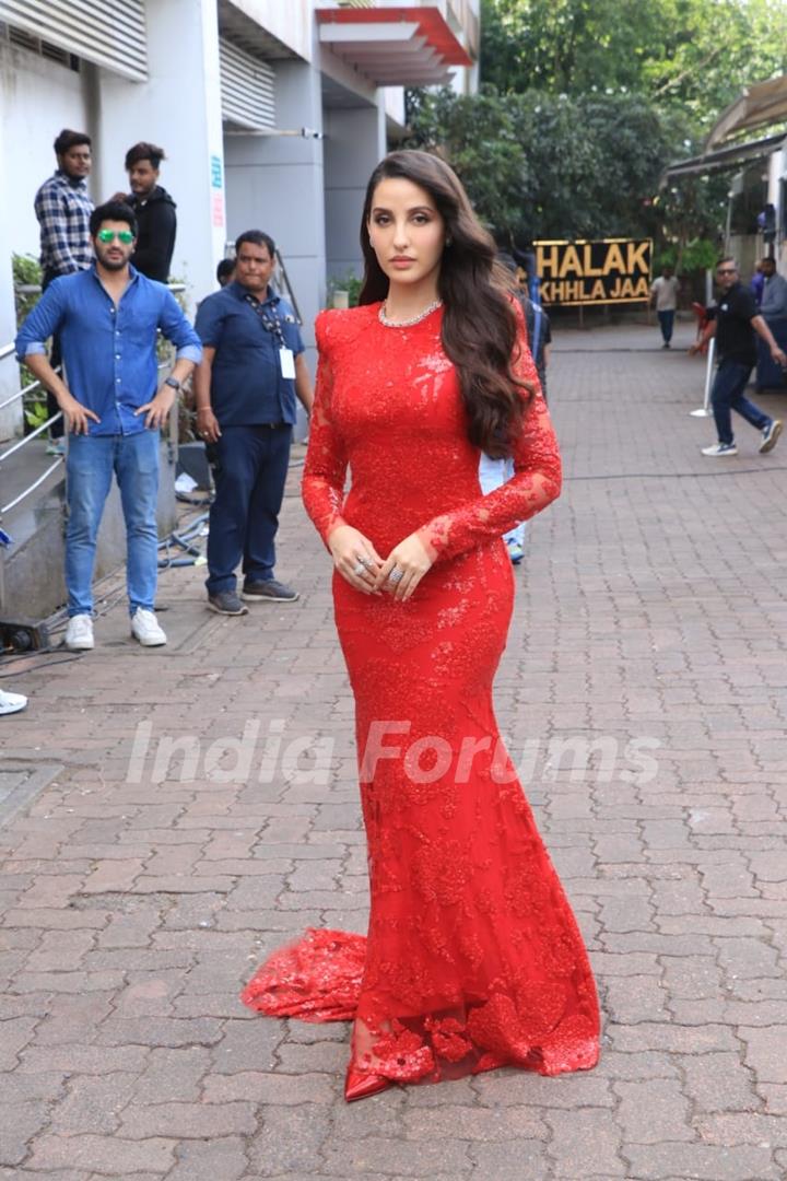 Nora Fatehi snapped on the set of  Jhalak Dikhhla Jaa 10