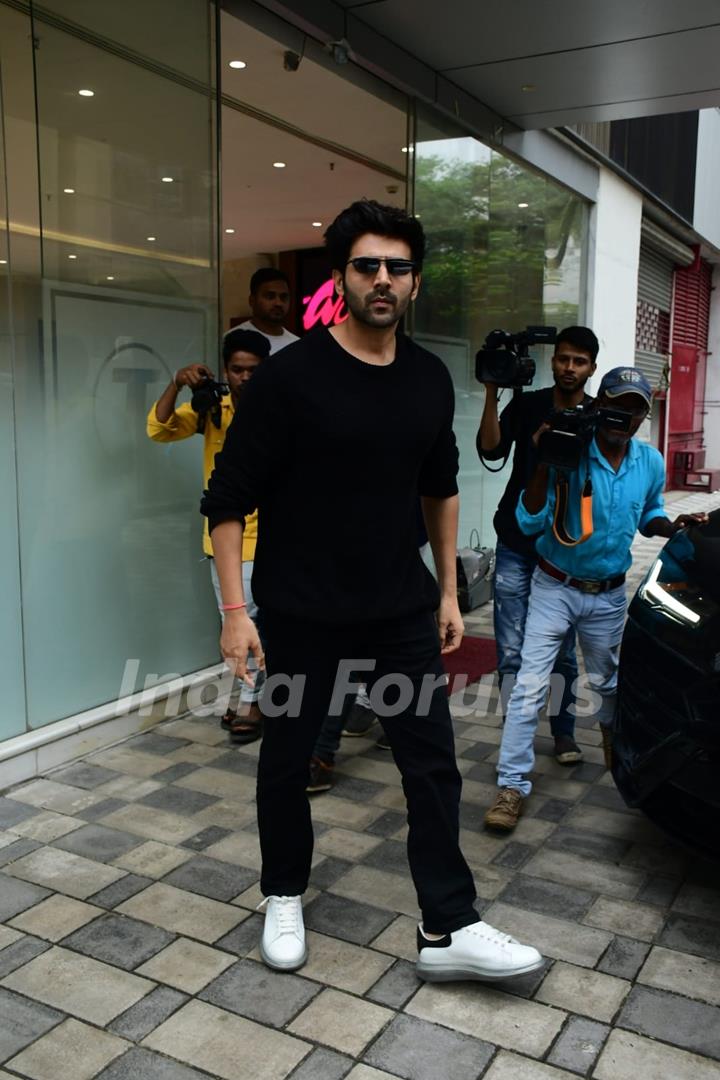 Kartik Aaryan Snapped at T-Series office in Andheri 