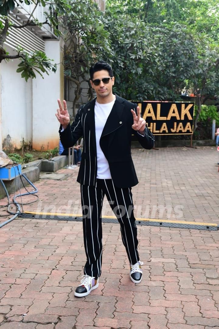 Sidharth Malhotra spotted promoting his film Thank God on the set of Jhalak Dikhhla Jaa 10 