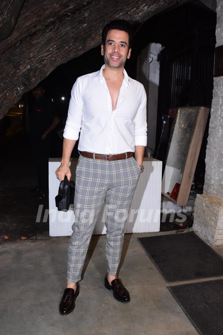 Tusshar Kapoor grace Ashvini Yardi’s birthday bash