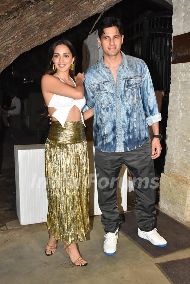 Kiara Advani, Sidharth Malhotra grace Ashvini Yardi’s birthday bash