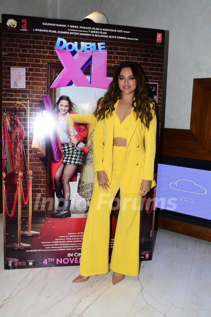 Sonakshi Sinha snapped at the trailer launch of Double XL at T-Series Office in Andheri 