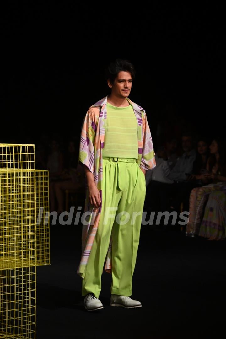 Vijay Varma ramp walk as a showstoppers on Day 3 of the Lakme Fashion Week 2022 