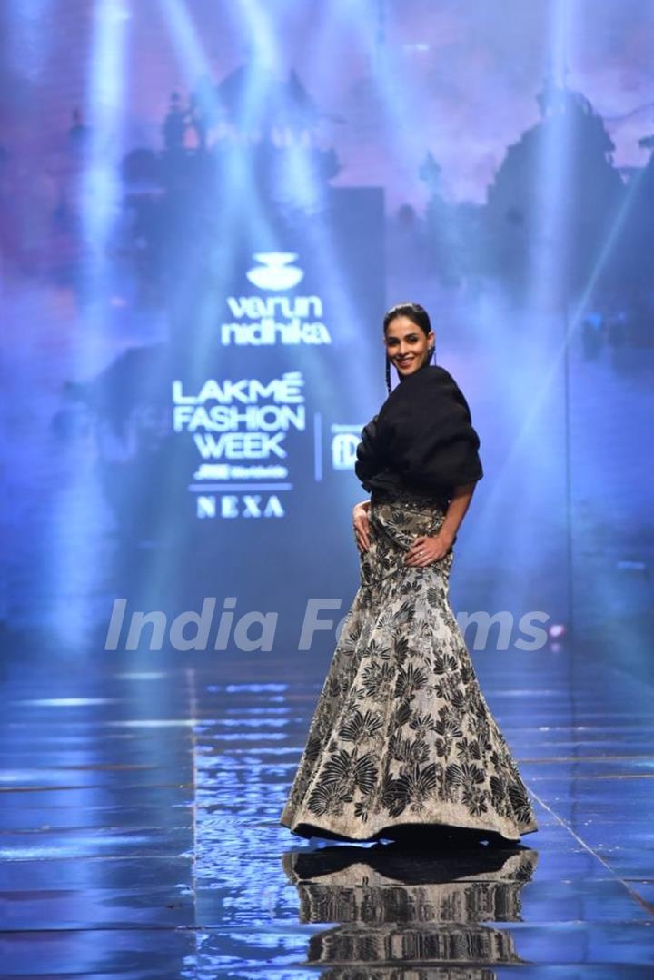 Genelia D’Souza ramp walk as showstoppers on Day 4 of the Lakme Fashion Week 2022