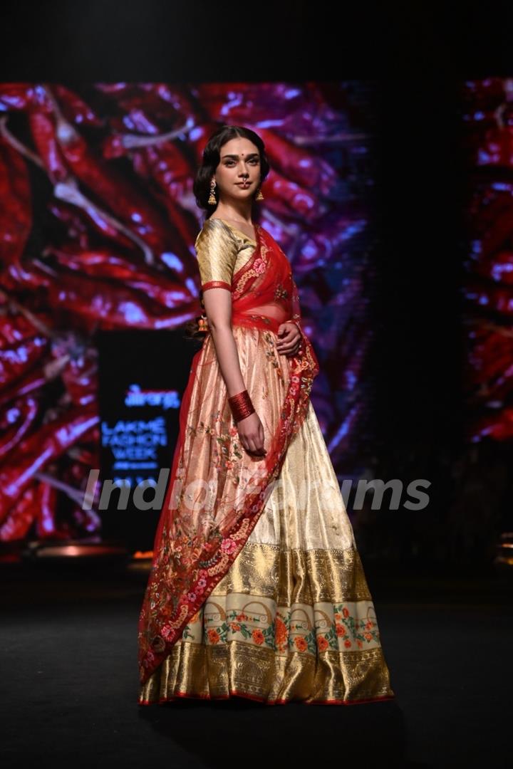 Aditi Rao Hydari ramp walk as showstoppers on Day 4 of the Lakme Fashion Week 2022