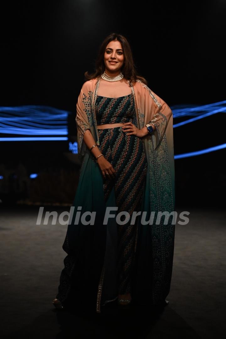 Tara Sutaria and Genelia D’Souza and others celebs ramp walk as showstoppers on Day 4 of the Lakme Fashion Week 2022