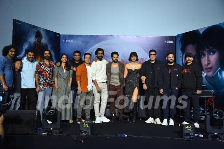 Varun Dhawan, Kriti Sanon, Dinesh Vijan and others grace the trailer launch of Bhediya