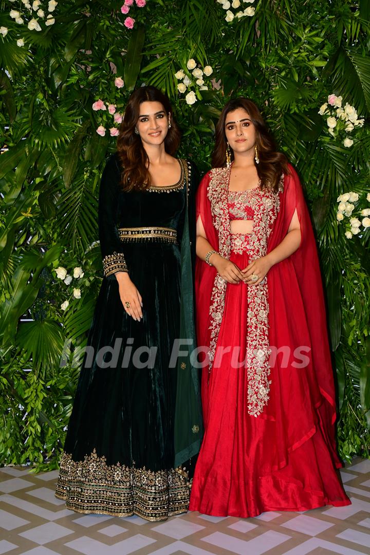 Kriti Sanon, Nupur Sanon Diwali Bash 