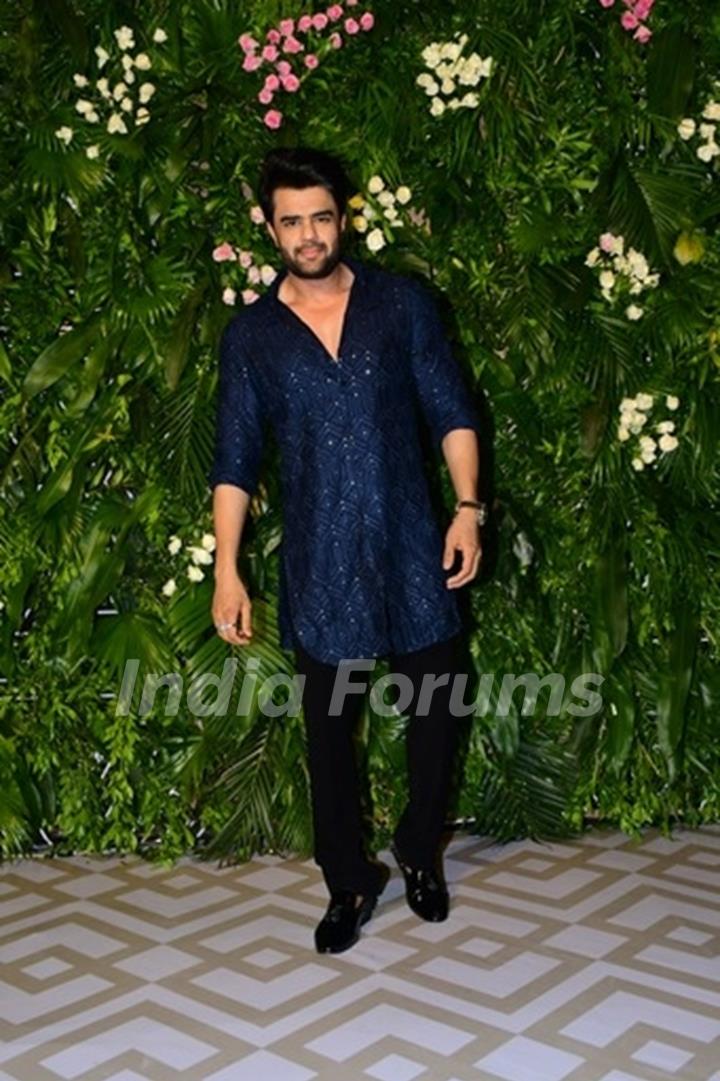 Maniesh Paul attend Kriti Sanon’s Diwali bash