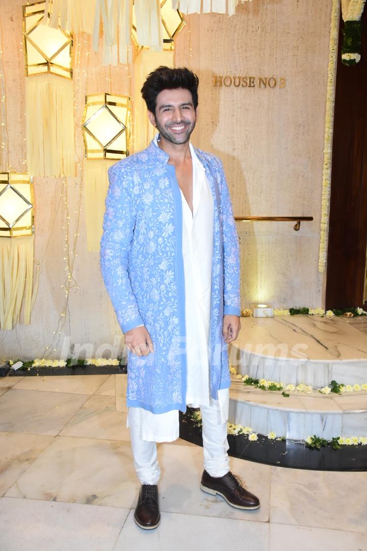 Kartik Aaryan looked handsome in a blue and white sherwani at Manish Malhotra's Diwali Party