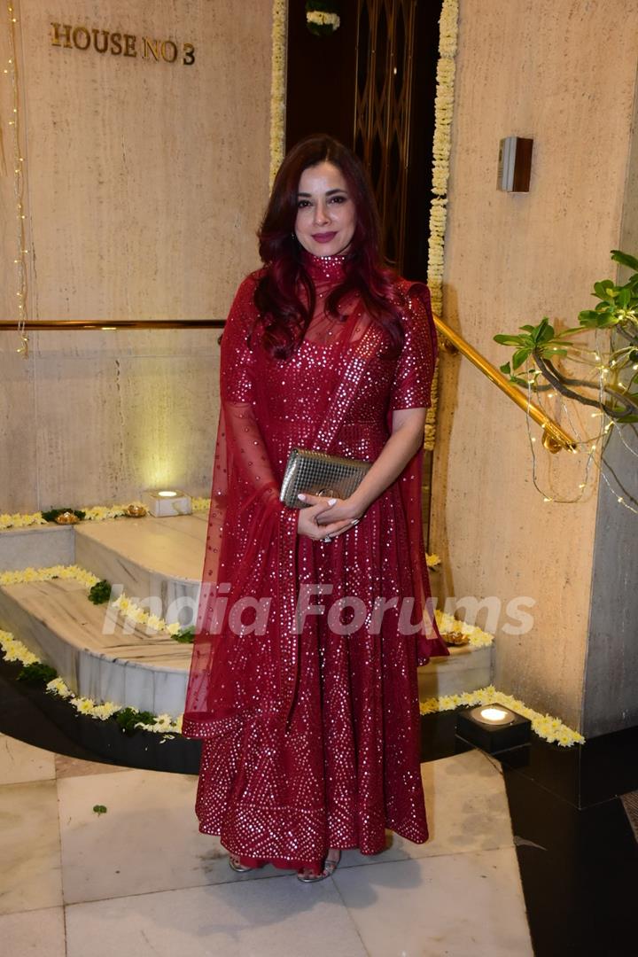 Neelam Kothari clicked at the Manish Malhotra's Diwali Party 