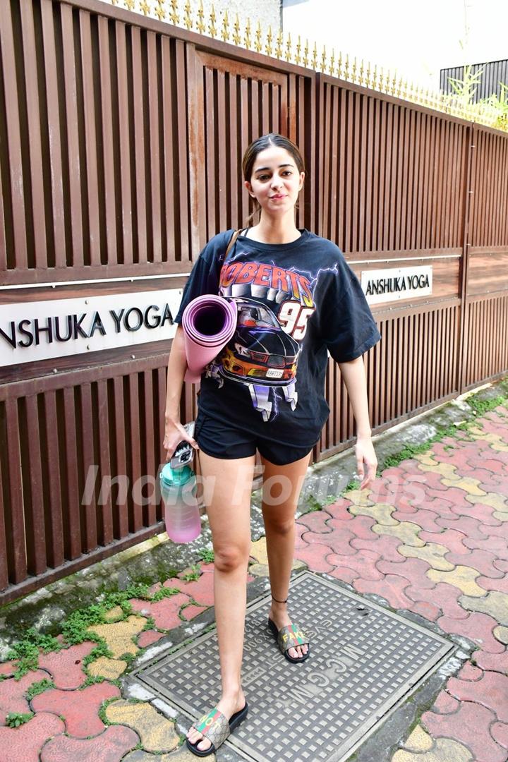 Ananya Panday spotted in Juhu 