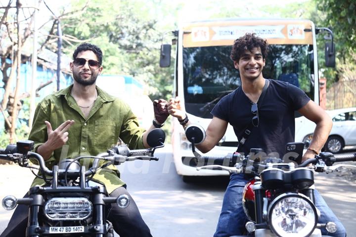 Siddhant Chaturvedi and Ishaan Khatter spotted promoting film Phone Bhoot on the set of Bigg Boss 16 