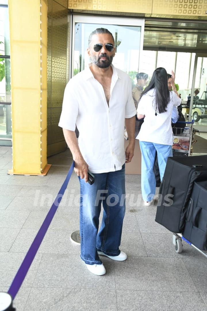 Suniel Shetty spotted at the Mumbai airport