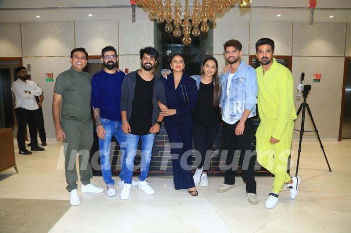 Satramm Ramani, Mahat Raghavendra, Huma Qureshi, Sonakshi Sinha, Zaheer Iqbal, Saqib Saleem spotted at Double XL screening at T-Series office in Andheri 