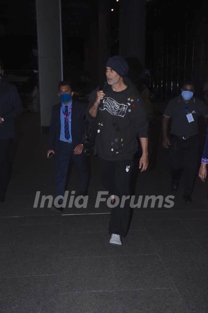 Akshay Kumar spotted at the Mumbai airport