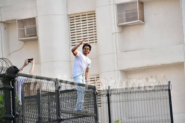 Shah Rukh Khan greets fans on his birthday at outside Mannat in Bandra
