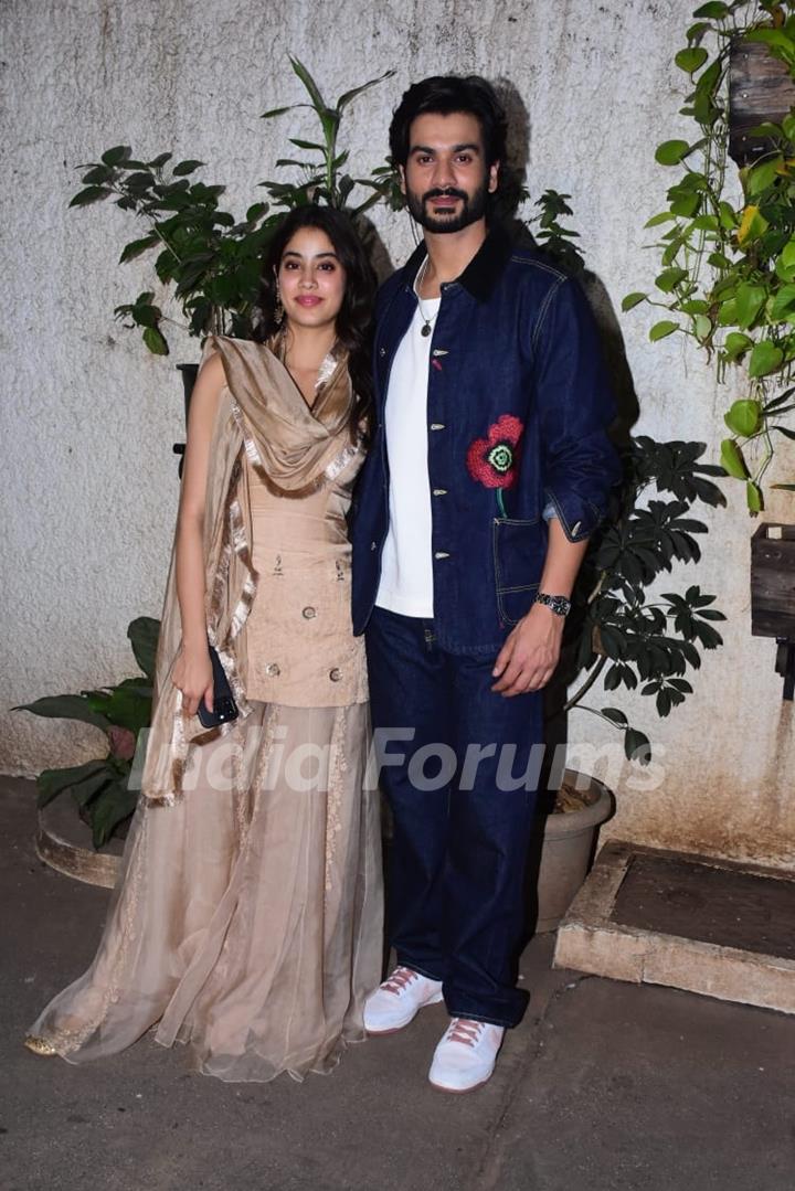 Janhvi Kapoor and Sunny Kaushal 