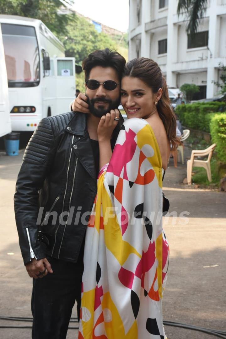 Varun Dhawan looked cool and smart in a leather jacket while Kriti Sanon giving us style goals in a multicoloured saree with a tube blouse as they promote their upcoming film Bhediya