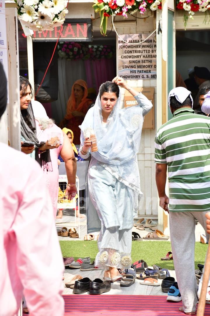 Nimrat Kaur spotted at Gurudwara in Khar 